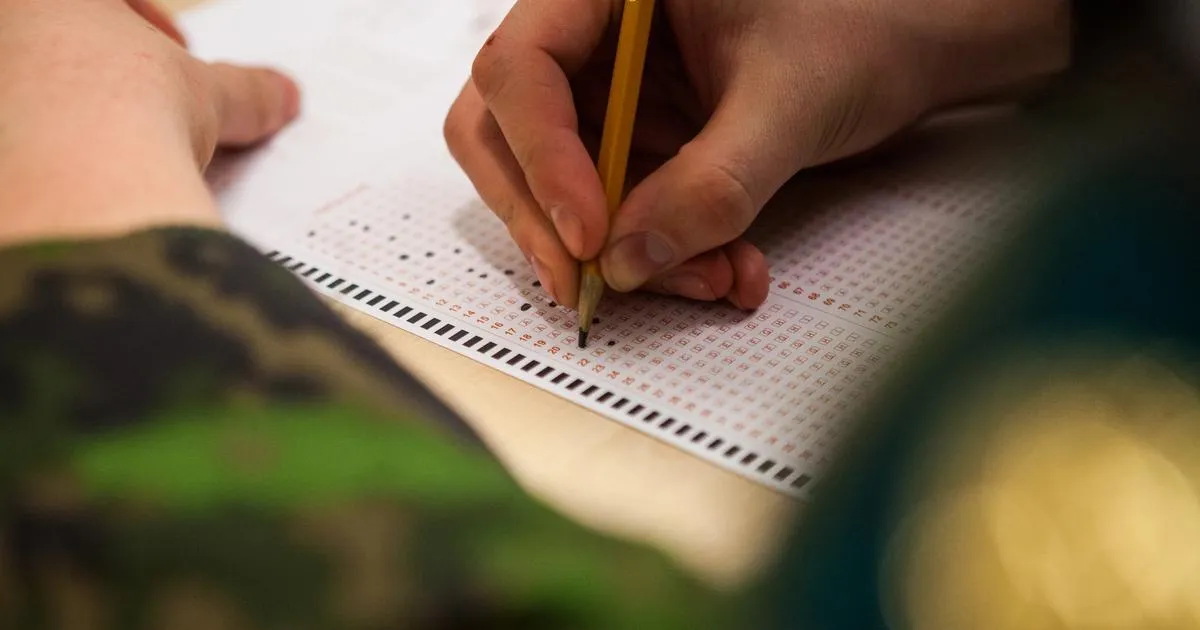 Palveluksen pituuden on perustuttava maanpuolustuksen tarpeisiin