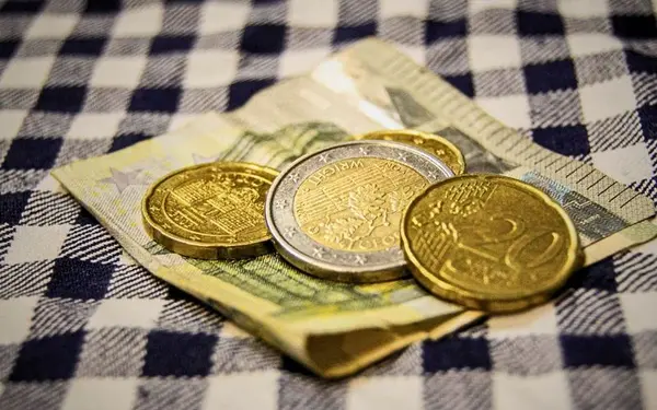 Varusmiesten päivärahaa korotettiin viisi senttiä – se ei riitä