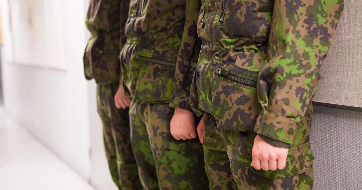 Tulevan tasavallan presidentin avattava keskustelu asevelvollisuuden kehittämisestä